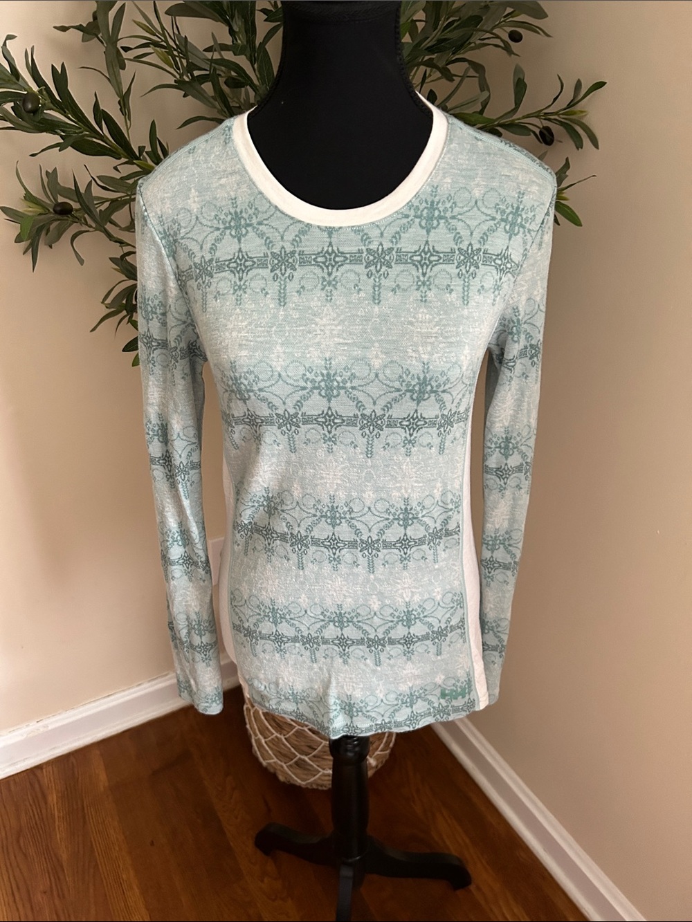 Helly Hansen Light Aqua Patterned Long-Sleeve Top with White Trim
